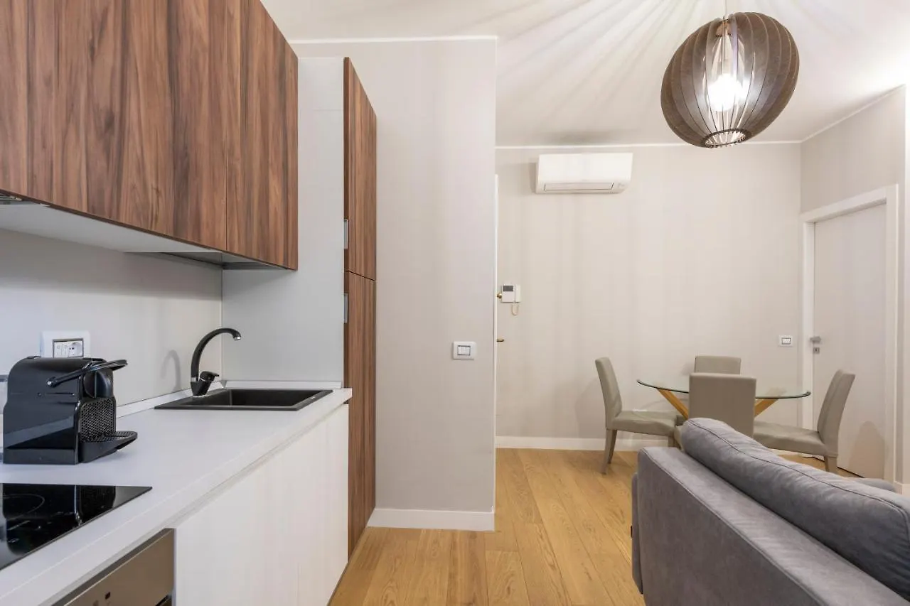 Porta Nuova - Living Milan Apartment