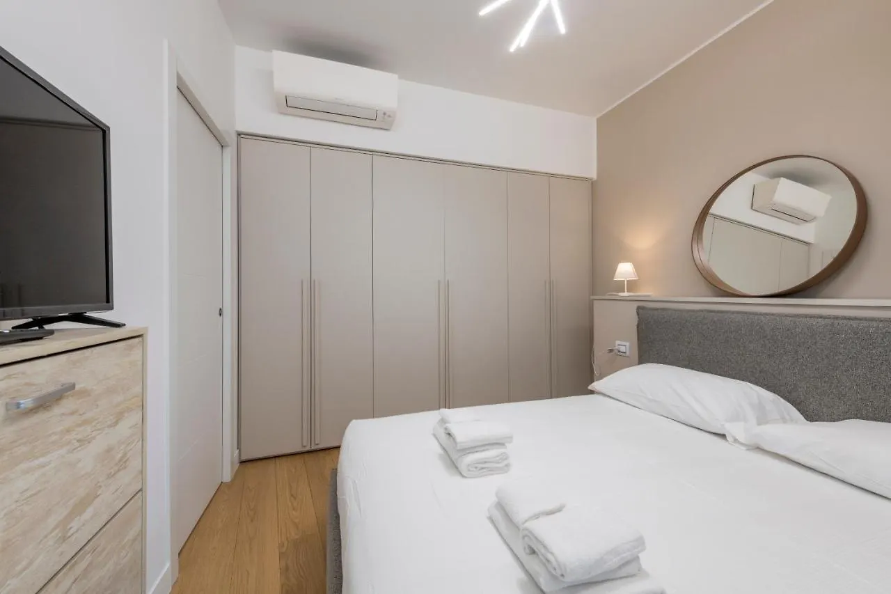 Porta Nuova - Living Milan Apartment Italy